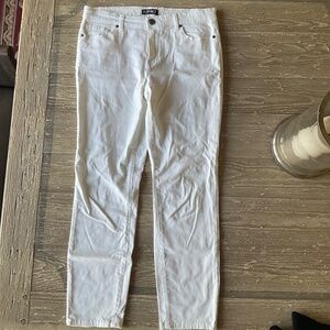 Buffalo Midrise Stretch Skinny Ankle Grazer white stretch denim jean, size 6